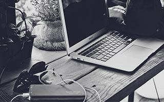 爱游戏官方论坛-T1新人选手表现抢眼，t1新人中单