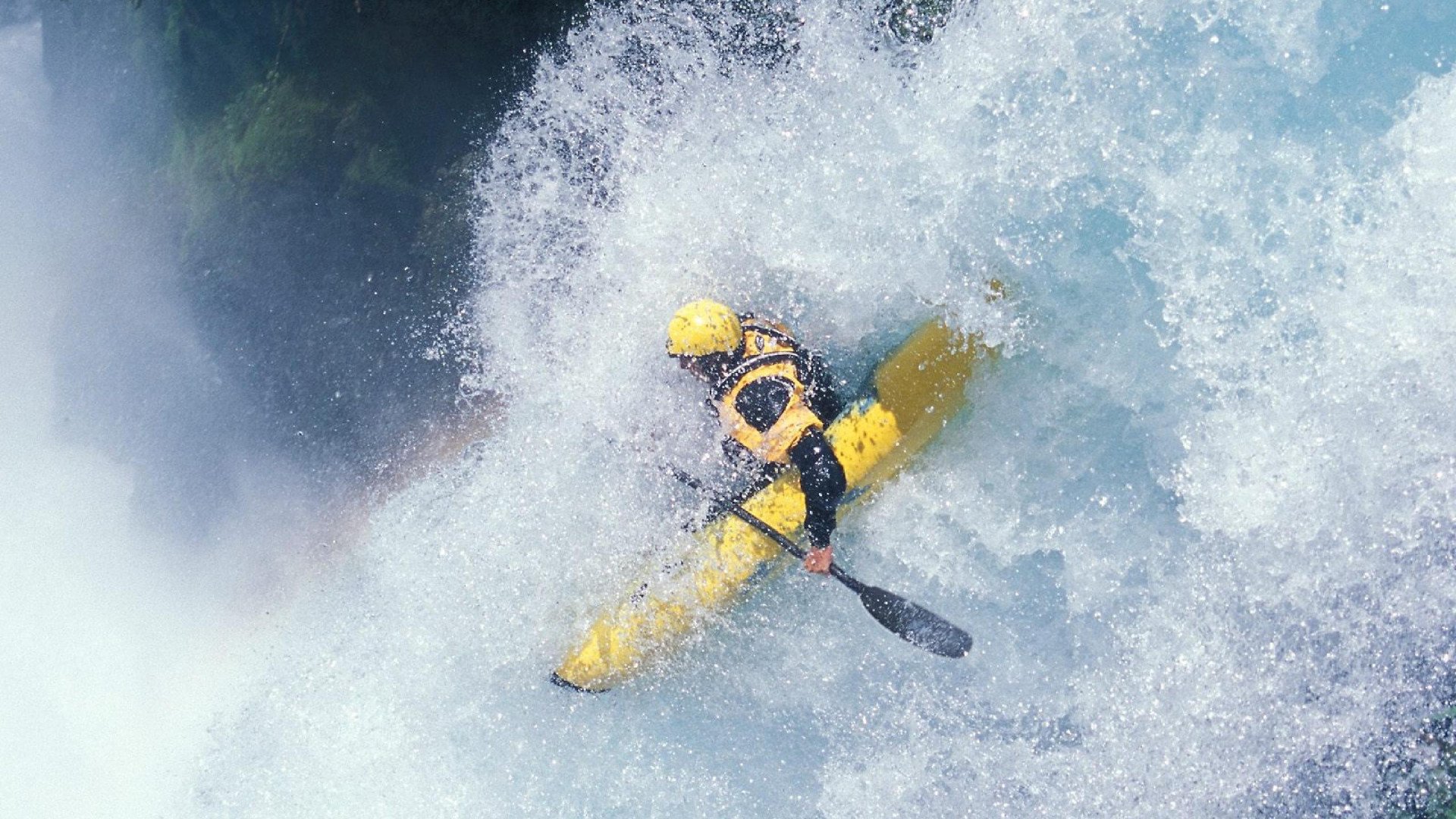 爱游戏娱乐-“阻击”战术揭秘：车队如何应对对手的强攻，阻击式防御战略要求当对手的进攻